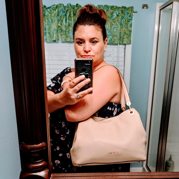 SALE!!New! MICHAEL Michael Kors Raven Large Tote - Picture 3 of 8